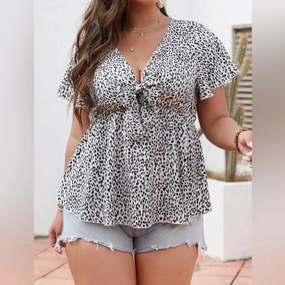 SHEIN Tops - Shein Curve Clasi Black White Print Flutter Sleeve Tie Front Peplum Blouse